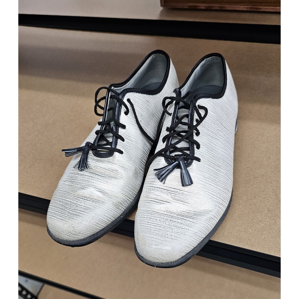 FootJoy Women's size 7 Tailored‎ Collection golf shoes white & silvery color